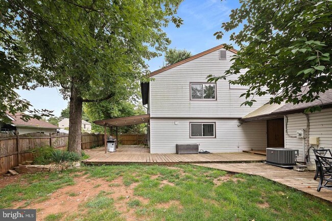 Building Photo - 511 Avondale Dr