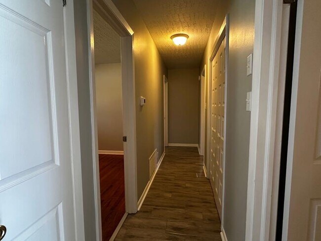 Building Photo - 2139 Kingsley Ct