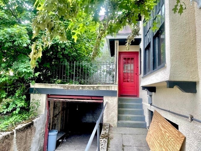 Building Photo - 47 Pleasant St