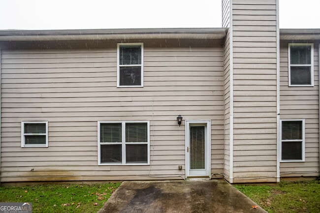 Building Photo - 6237 Selborn Dr SW