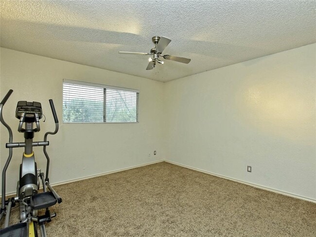 Building Photo - 415 Fantail Loop