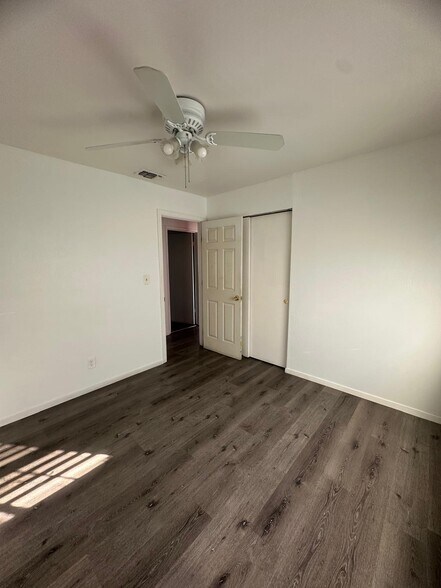 Building Photo - 1817 W La Sierra Dr