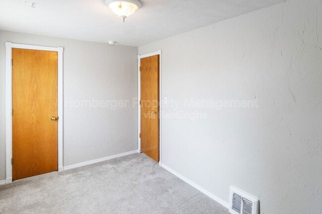 Building Photo - 2811 W Wabash Ave