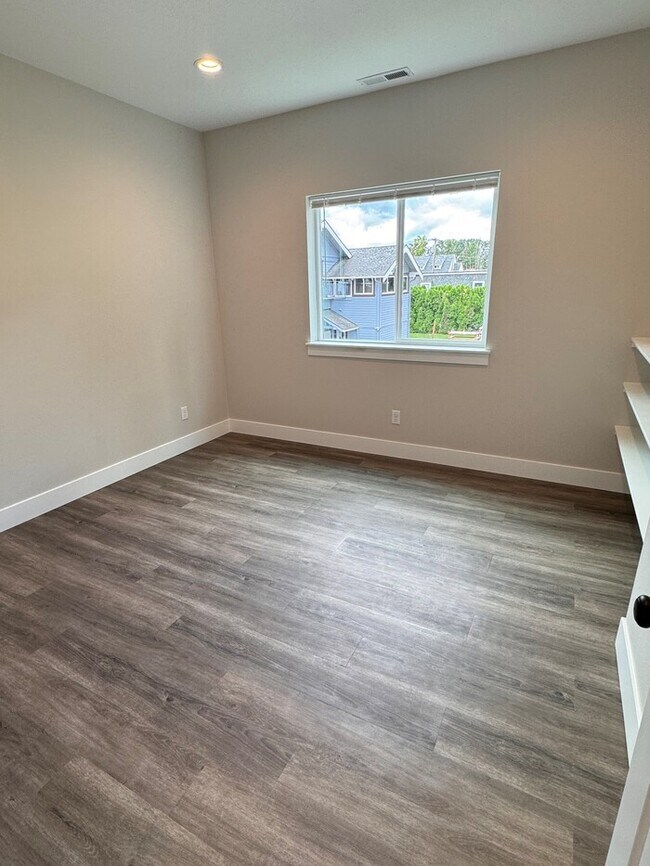 Building Photo - New Home Will Be Ready For Move In June 1st! One Block From Linfield University! Must See Today!