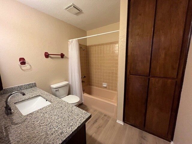 Building Photo - 2155 S 14th Ave