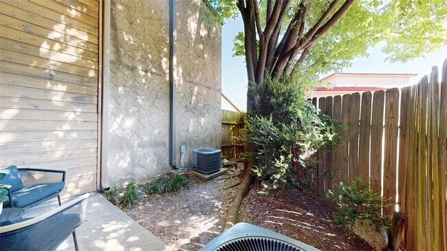 Building Photo - 4345 Carter Creek Pkwy