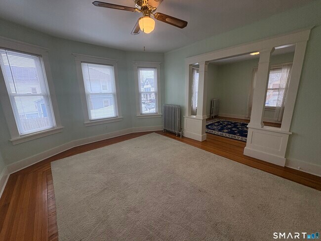 Building Photo - 119 Squire St