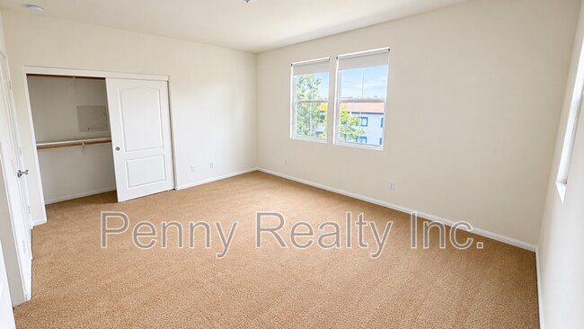 Building Photo - 3011 Pacific Palm Way
