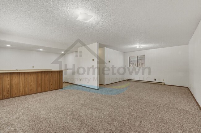 Building Photo - 4424 W Redding Rd