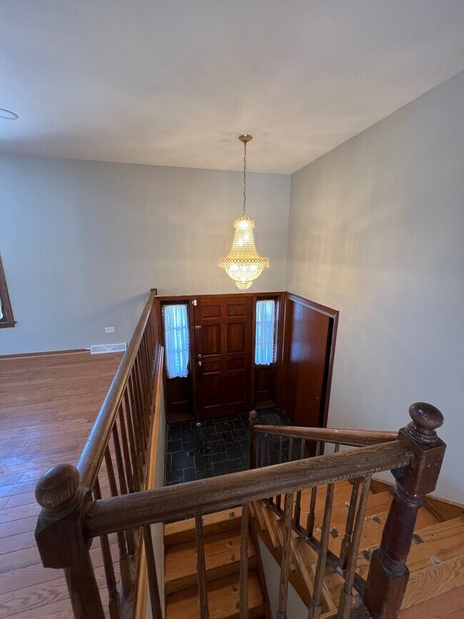 Building Photo - 530 N Arizona Ave