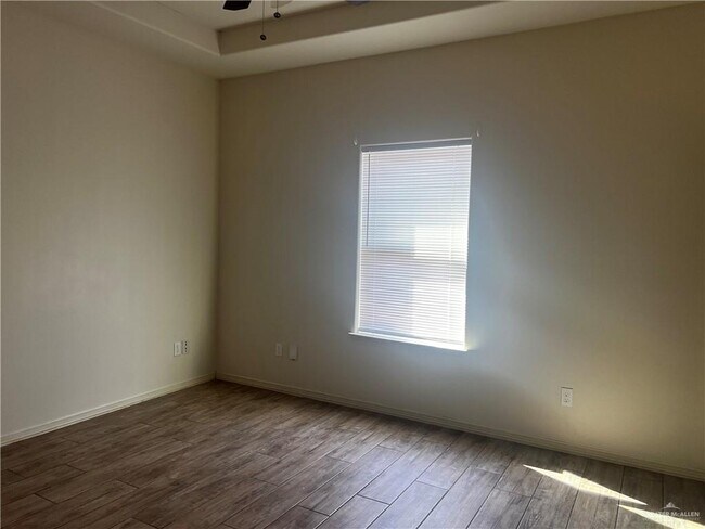 Building Photo - 3701 Hawthorne Ave