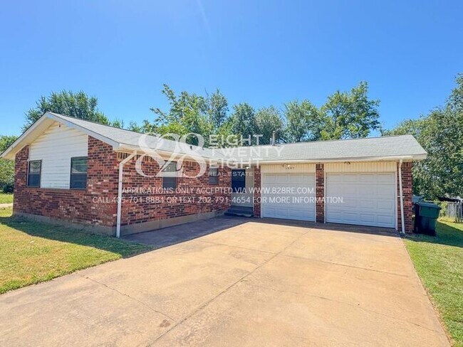 Building Photo - NICE 3 BED/1.5 BATH ON QUIET CUL-DE-SAC IN...