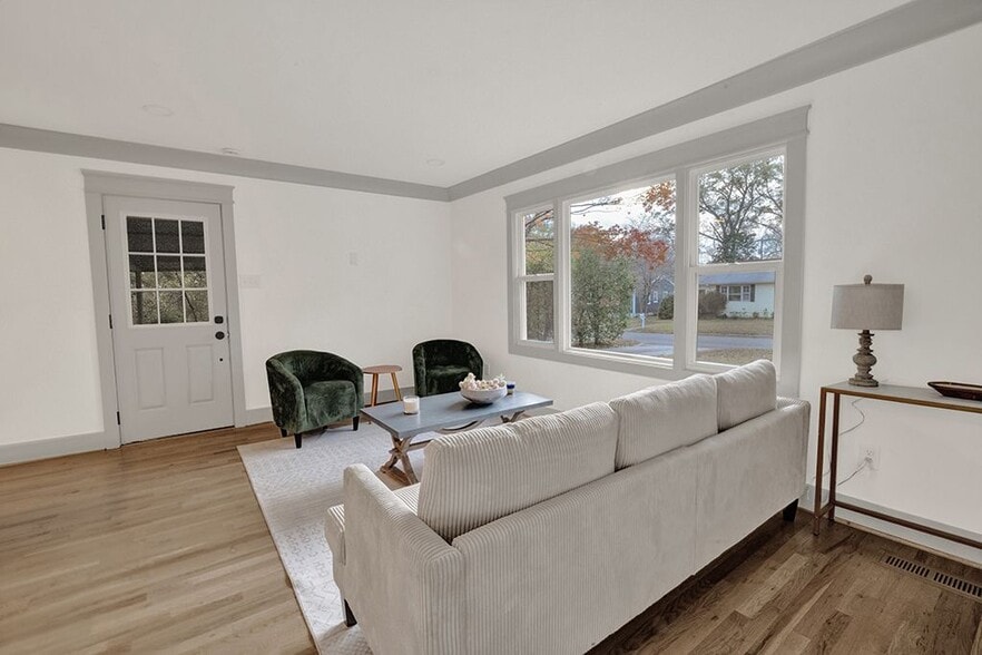 Building Photo - 609 Cobb St