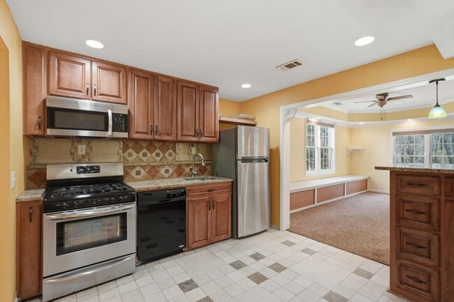 Building Photo - 2927 Arbor Creek Ln