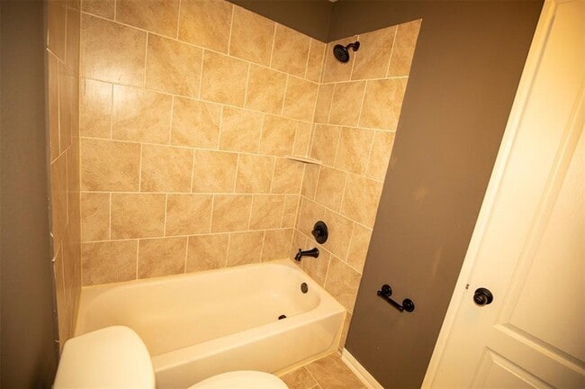 Building Photo - 21325 Kings Guild Ln