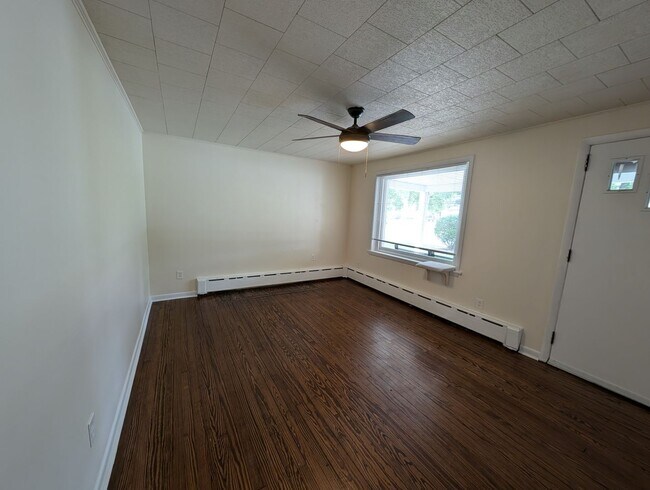 Building Photo - 4 Bed 1.5 Bath Home in Gilbertsville