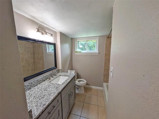 Building Photo - 4919 Connorvale Rd