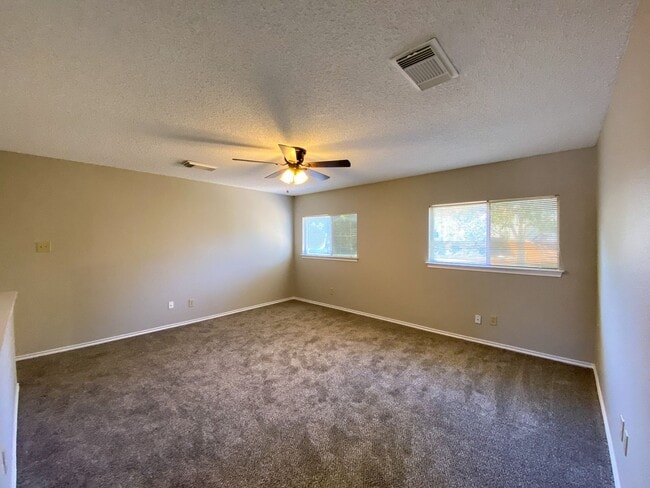 Building Photo - Beautiful 3/2 home in Hunters Mill!