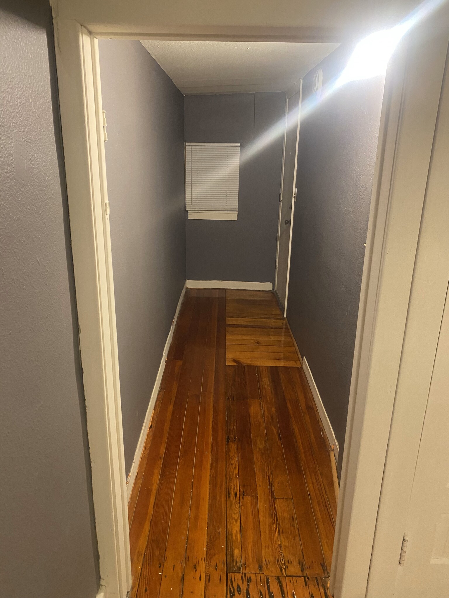 Front Hallway - 916 W Lovell St