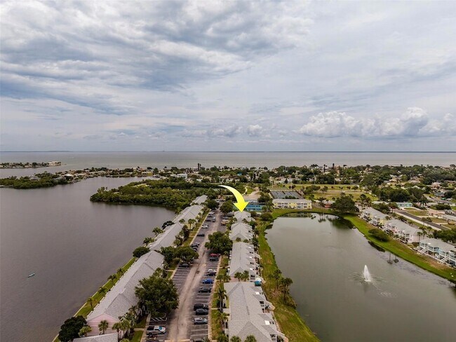 Building Photo - 222 Pompano Dr SE