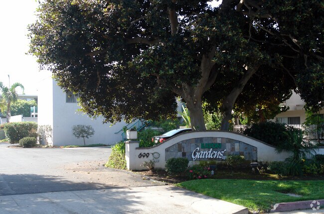 Building Photo - Eaton Gardens Apartments