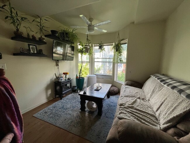 Building Photo - Great Duplex Unit Near Downtown Loveland