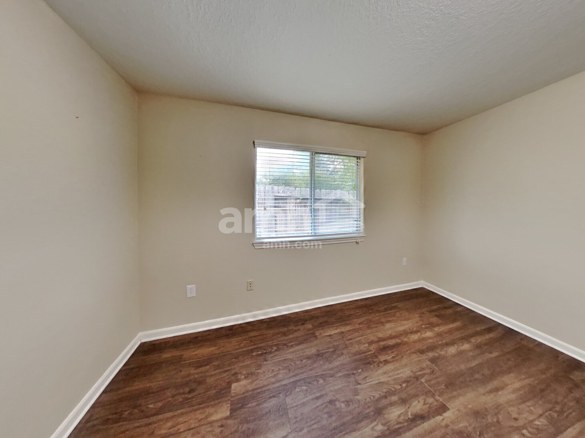 Building Photo - 1800 Northampton Dr