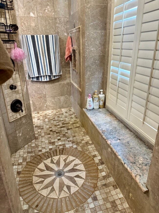 Building Photo - Premium home over looking the elko golf course.