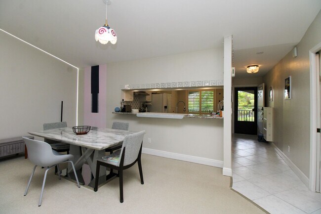 Building Photo - 5767 Deauville Cir