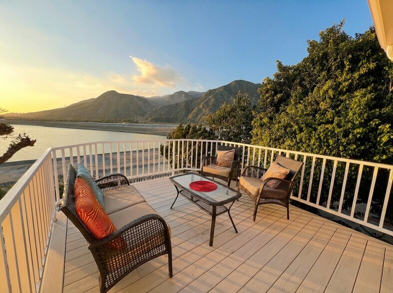 Building Photo - 1829 Mirador Dr