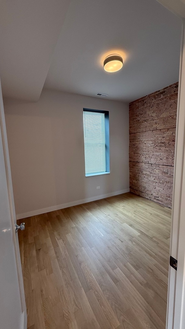 Building Photo - 1118 S Western Ave