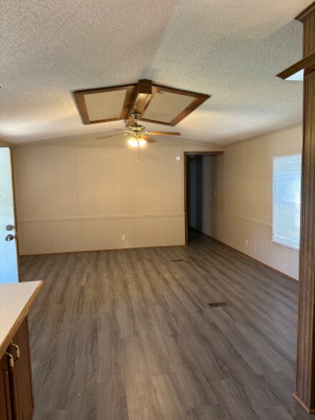 Building Photo - 141 James Way