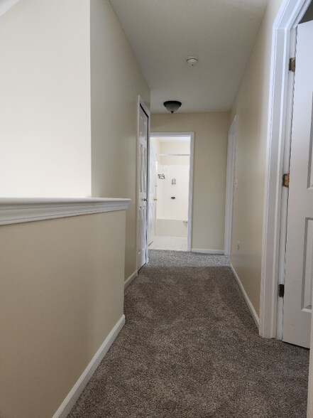 Building Photo - 2090 Preserve Cir W