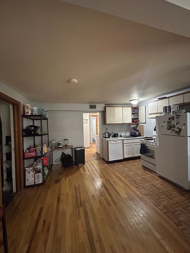 Building Photo - 1617 N Hudson Ave
