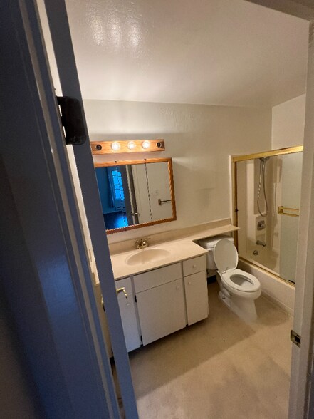 Building Photo - 213 Boardwalk Pl