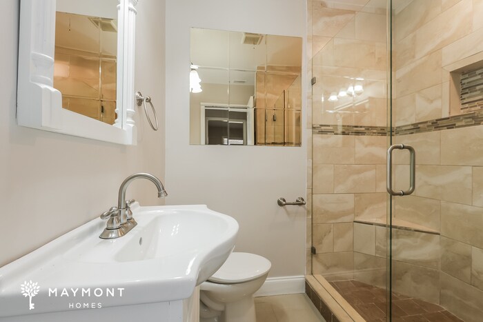 Building Photo - 1328 Divot Ln