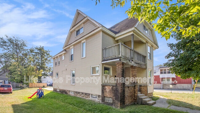 Building Photo - 1312 Hamilton Ave NW