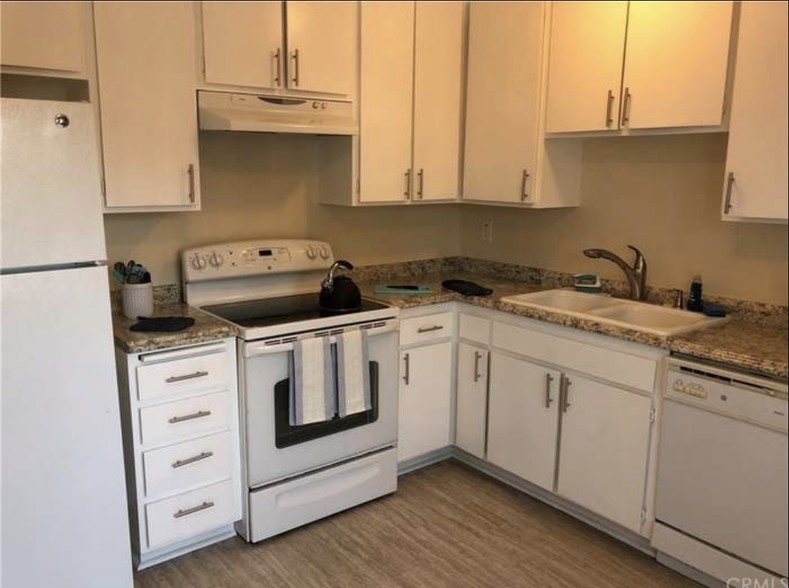 Primary Photo - 817 W 232nd St