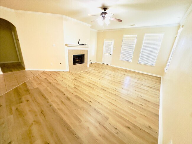 Building Photo - 1919 Spring Cliff Court