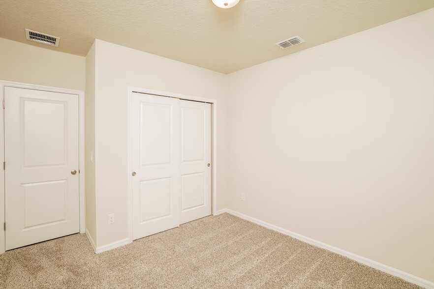 Building Photo - 39013 Harlow Rose Dr