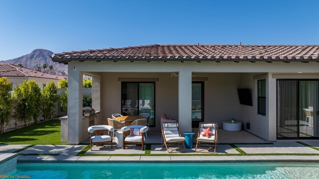 Building Photo - 75147 Palisades Pl