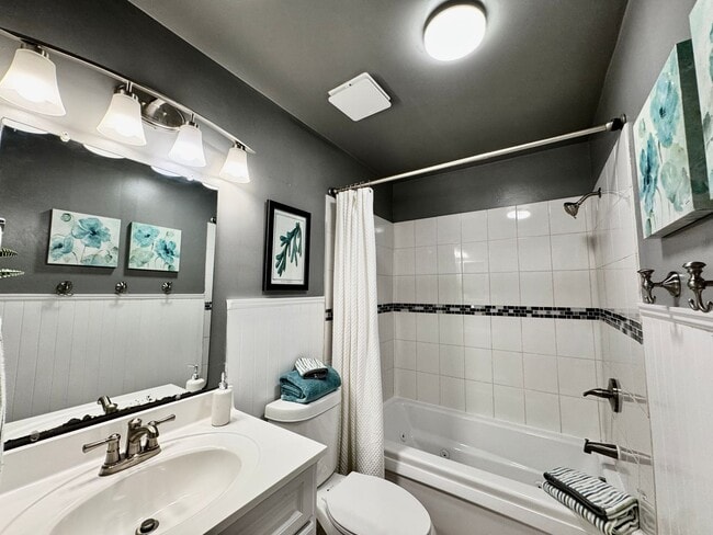 Building Photo - Ready NOW! A Spacious Home in Beautiful Pi...