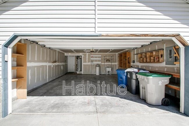 Building Photo - 13350 W Fringetree St