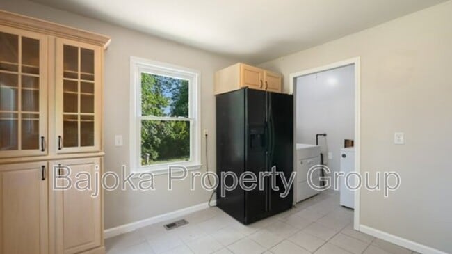 Building Photo - 6703 Campbell St