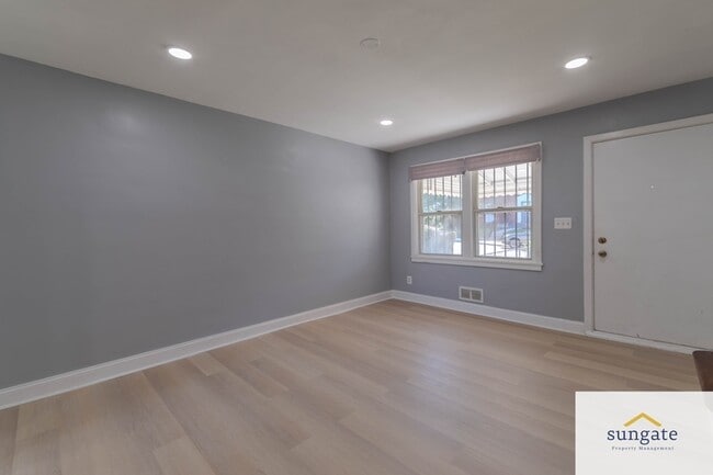 Building Photo - 105 Upmanor Rd