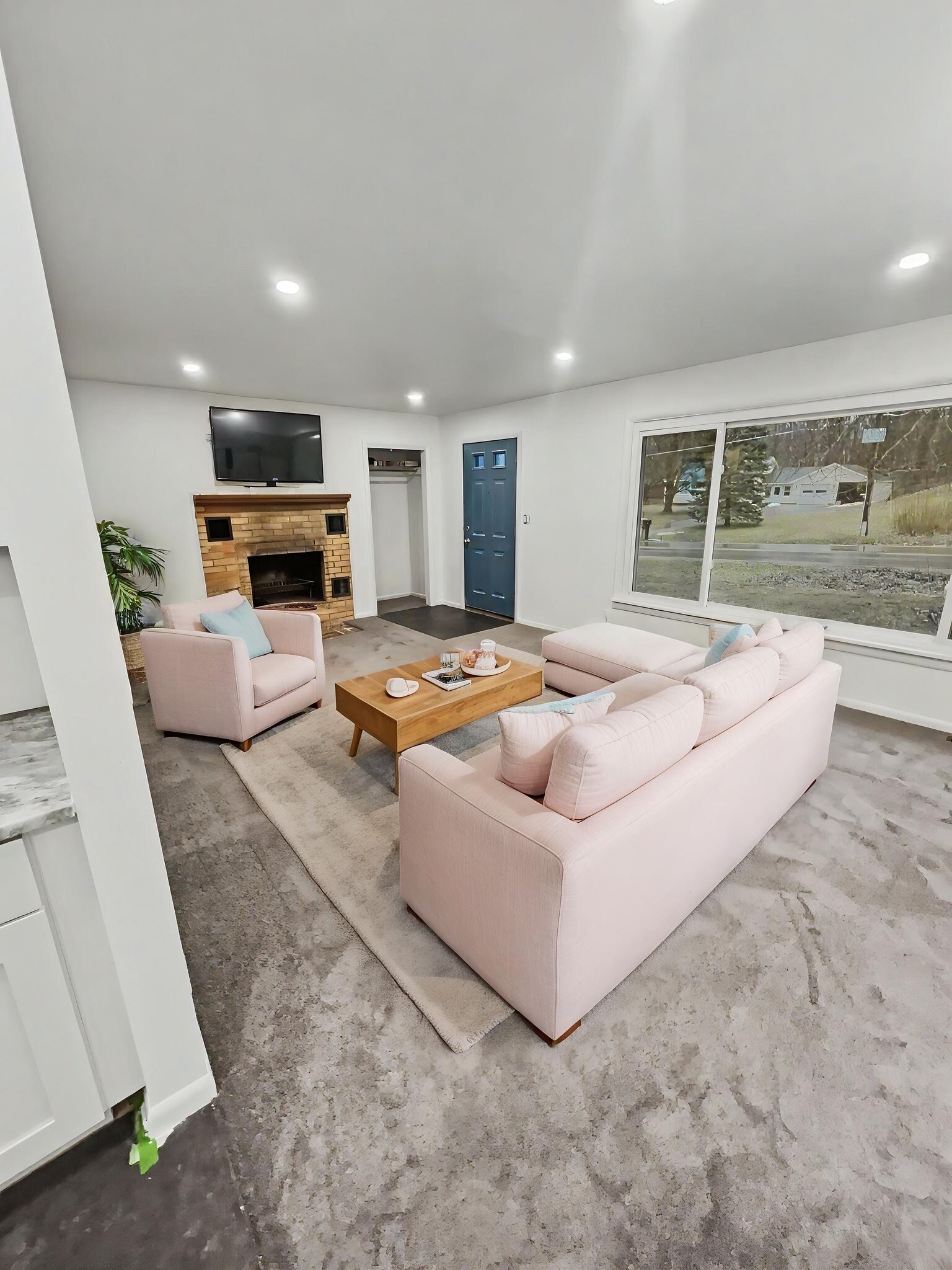 Building Photo - 10151 E Grandview Rd