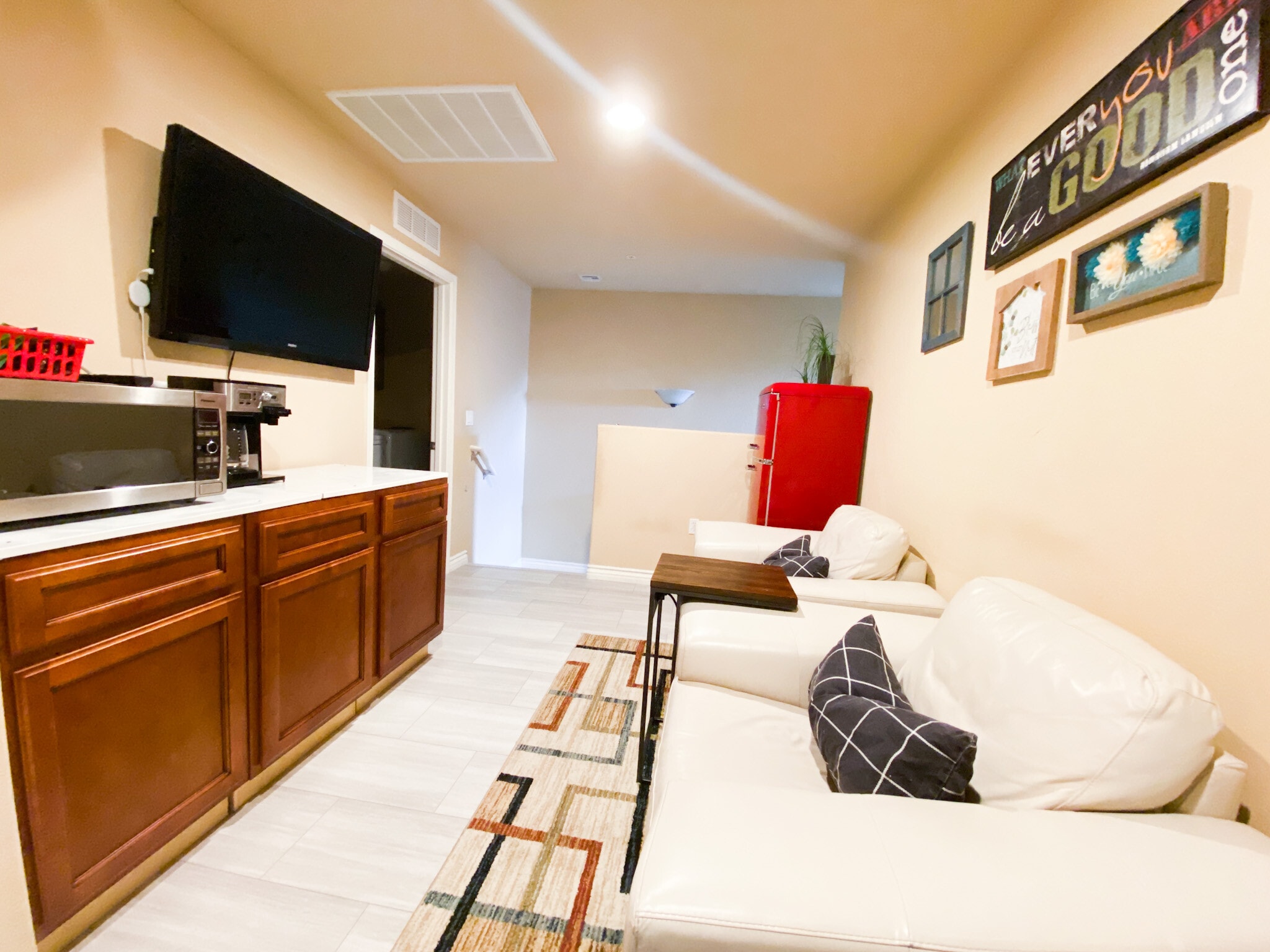 Building Photo - 1350 S Greenfield Rd