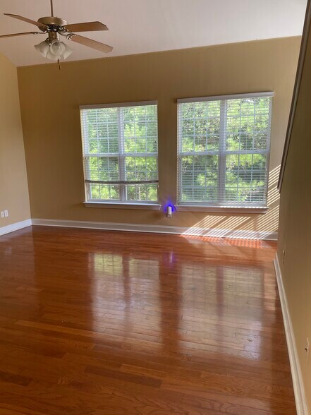 Building Photo - 1704 Pr 3097