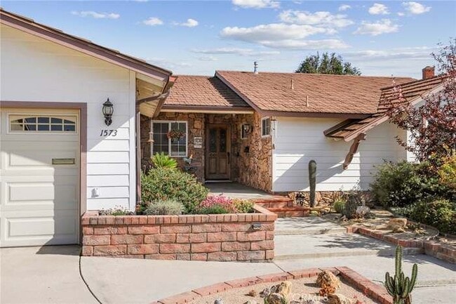 Building Photo - 1573 Habra Ct