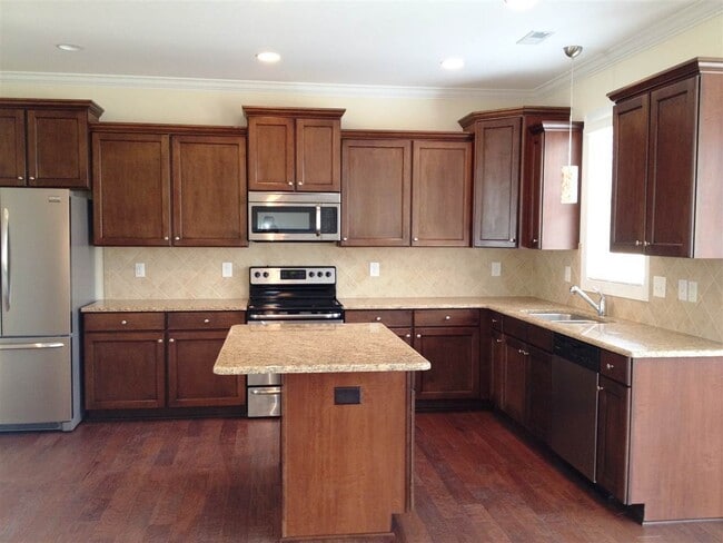 Building Photo - 403 Wolfe Ln